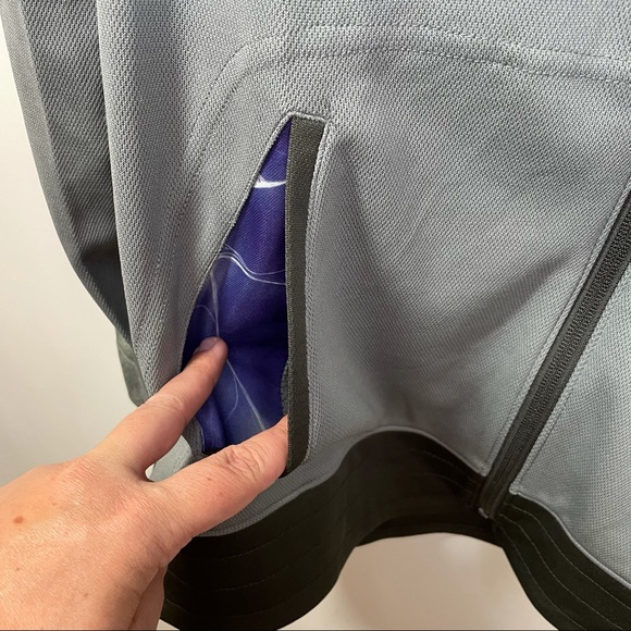 Nike Lebron James Jacket - Picture 9 of 11